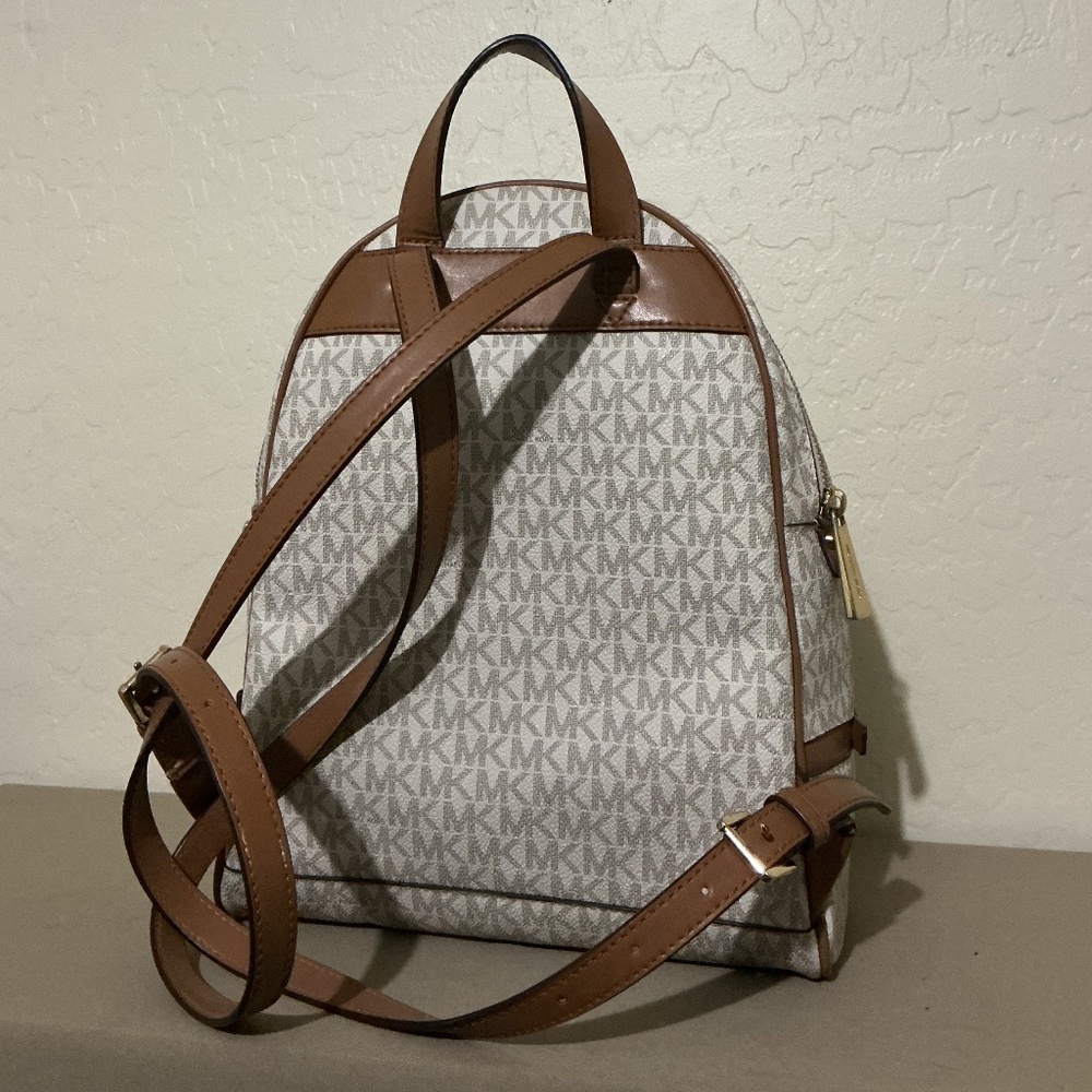 Michael Kors Rhea monogram white backpack - Picture 3 of 5